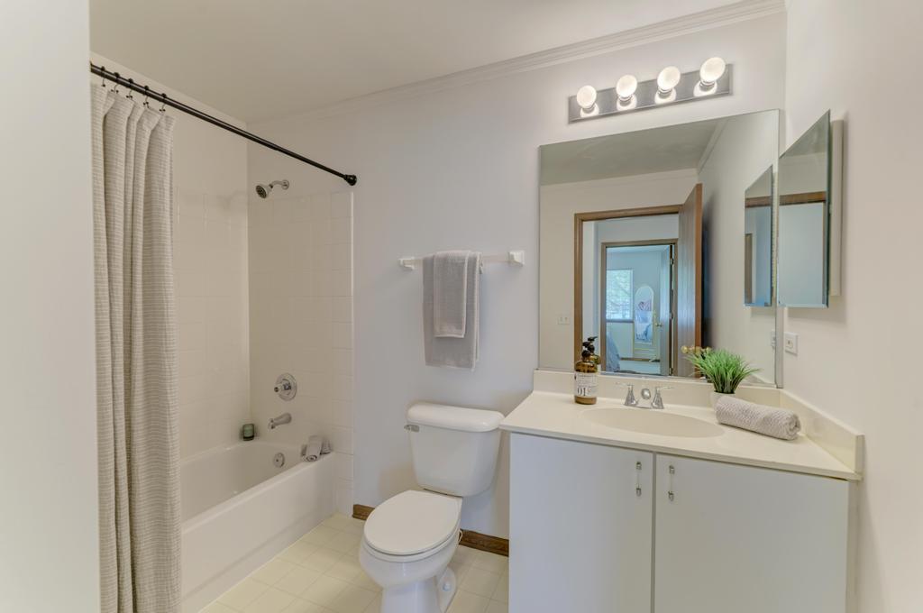 1034 Huntington Drive Unit: 1034