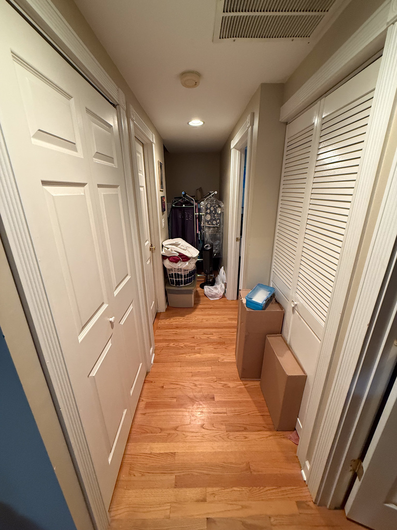 6101 N Washtenaw Avenue Unit: D1