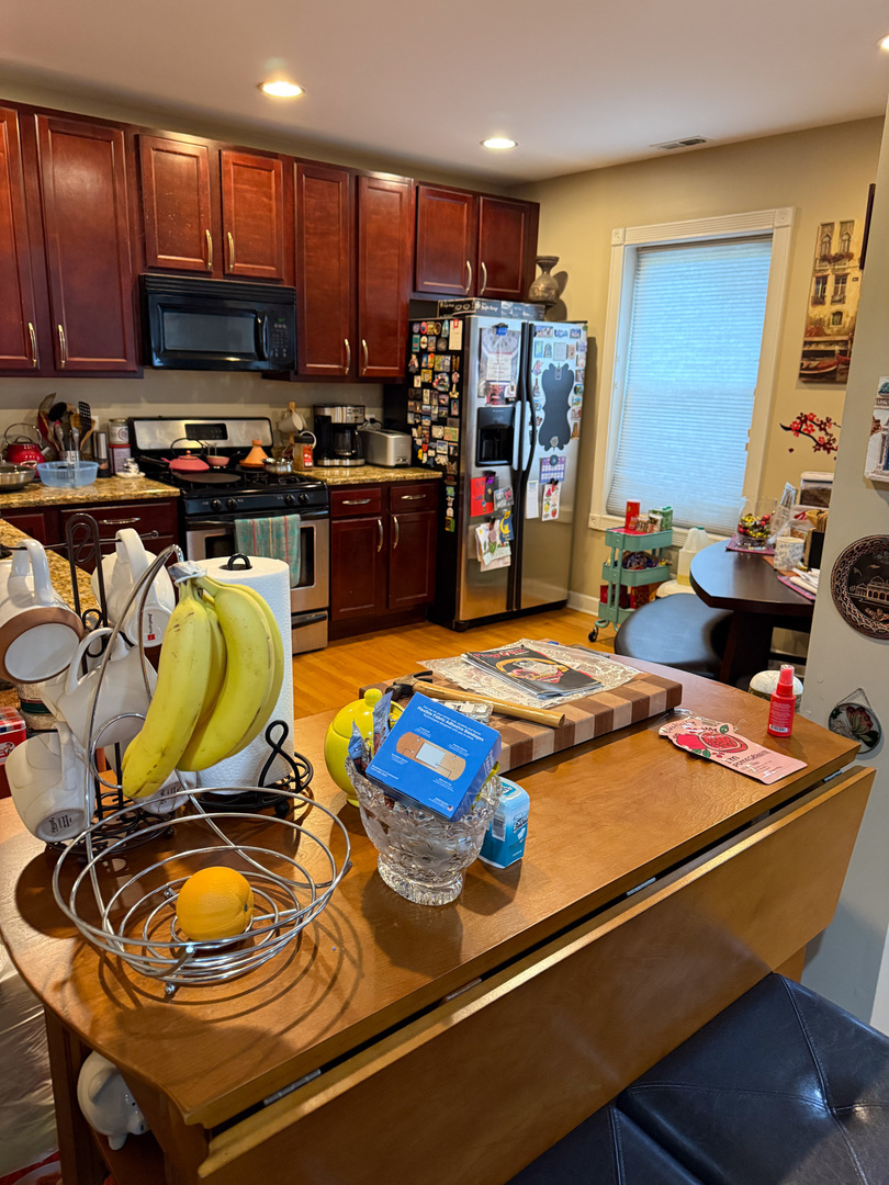 6101 N Washtenaw Avenue Unit: D1