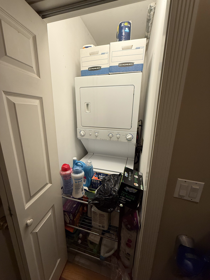6101 N Washtenaw Avenue Unit: D1