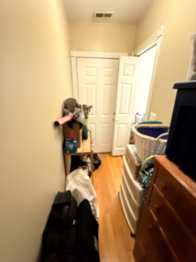 6101 N Washtenaw Avenue Unit: D1