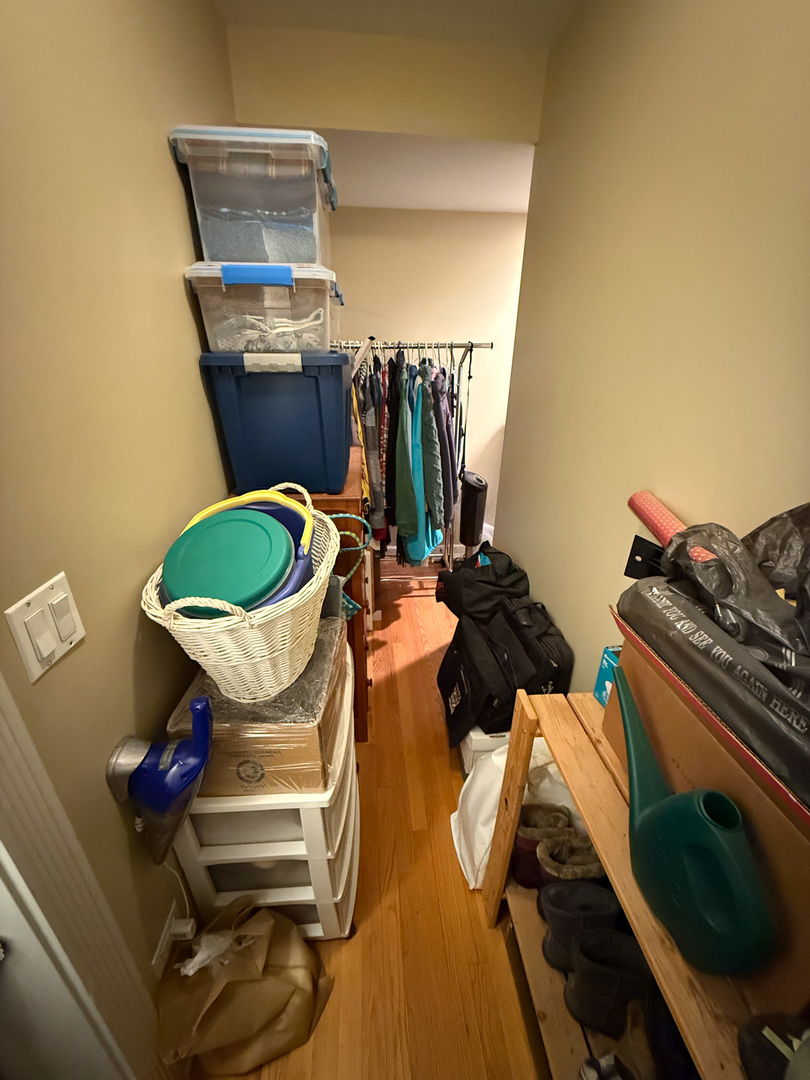 6101 N Washtenaw Avenue Unit: D1