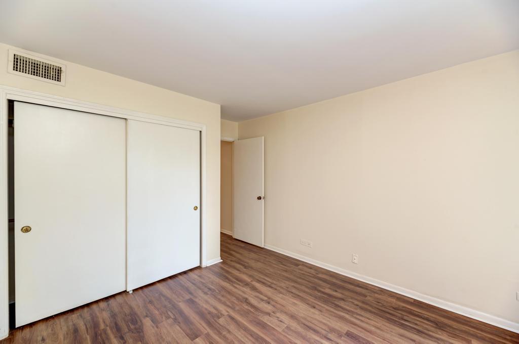 465 W Dominion Drive Unit: 204