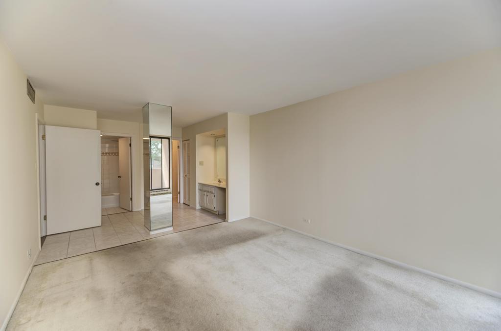 465 W Dominion Drive Unit: 204