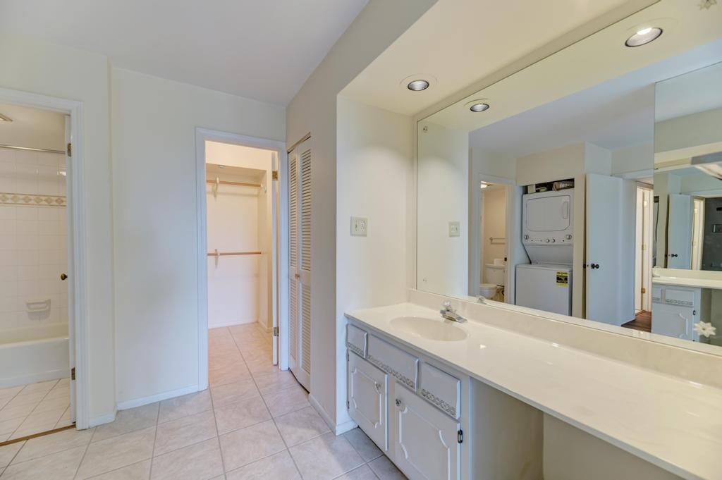 465 W Dominion Drive Unit: 204