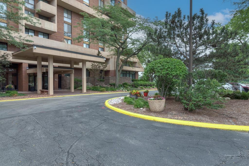 465 W Dominion Drive Unit: 204