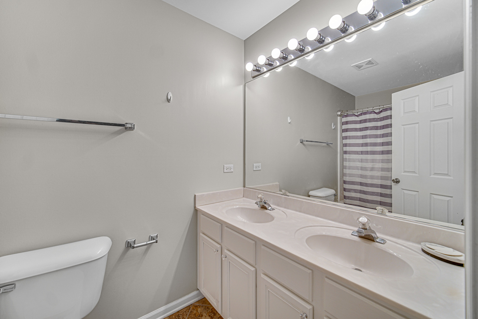 673 E FOUNTAINVIEW Drive Unit: 673