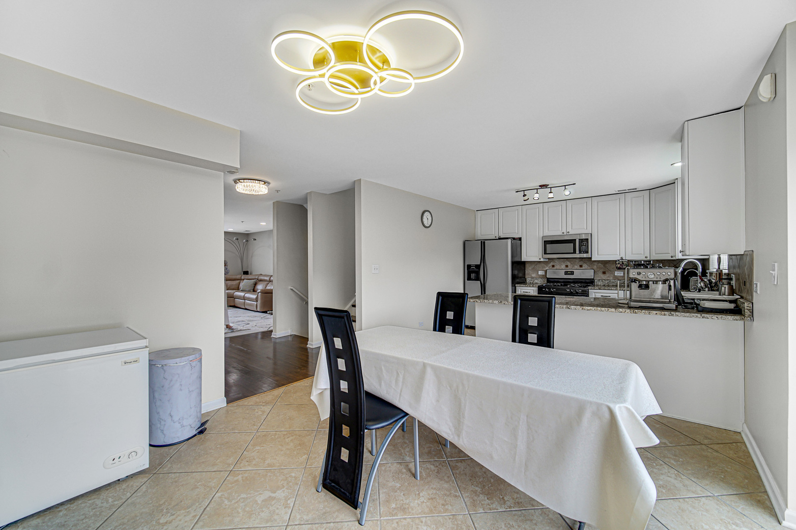 673 E FOUNTAINVIEW Drive Unit: 673