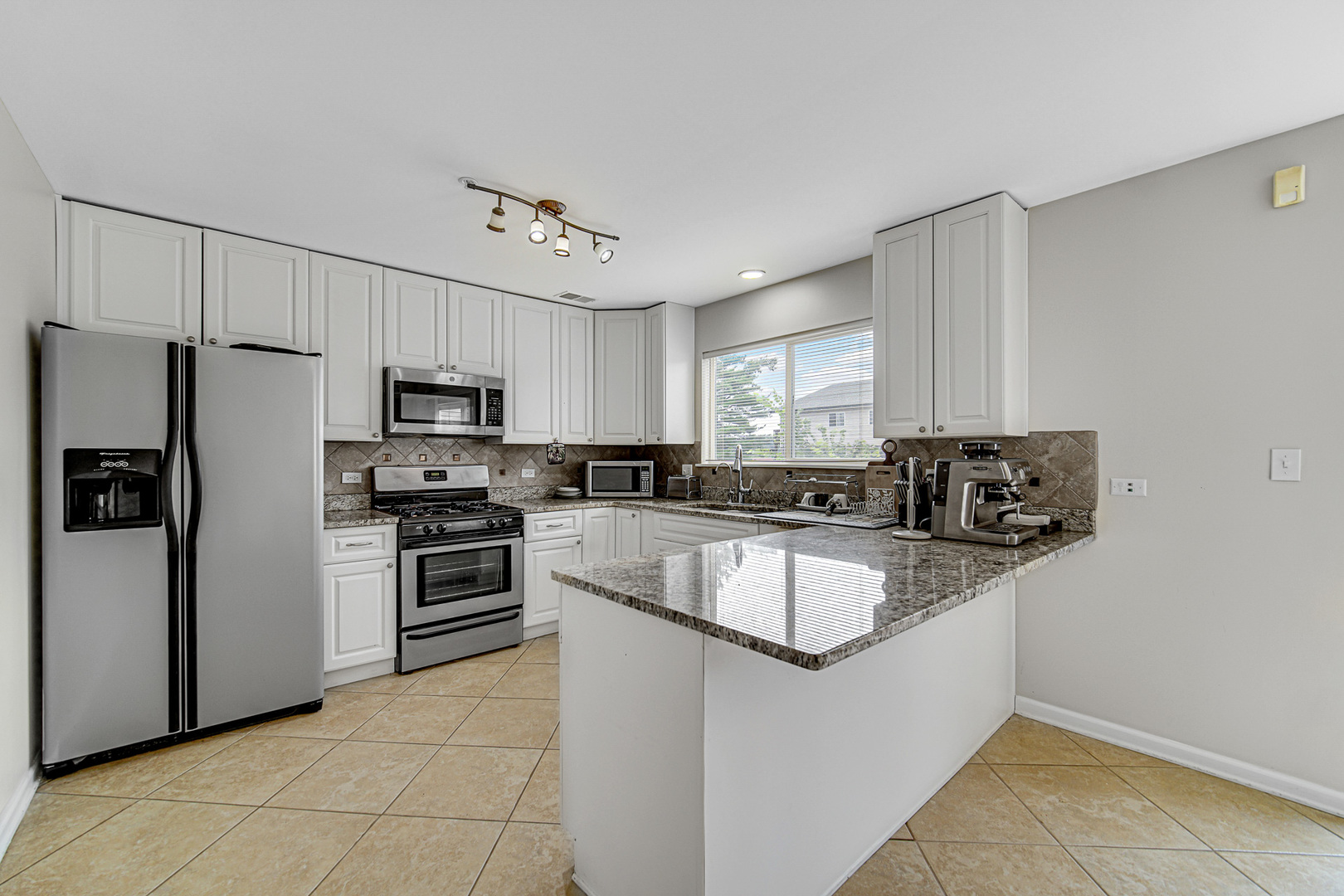 673 E FOUNTAINVIEW Drive Unit: 673