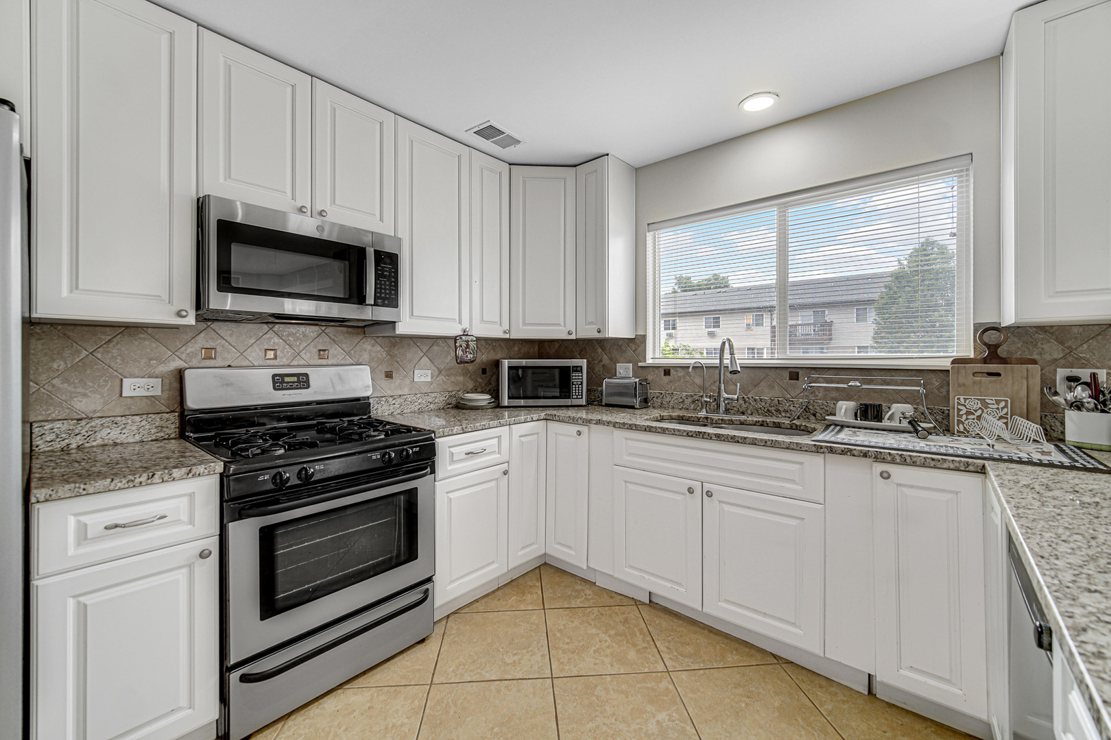 673 E FOUNTAINVIEW Drive Unit: 673
