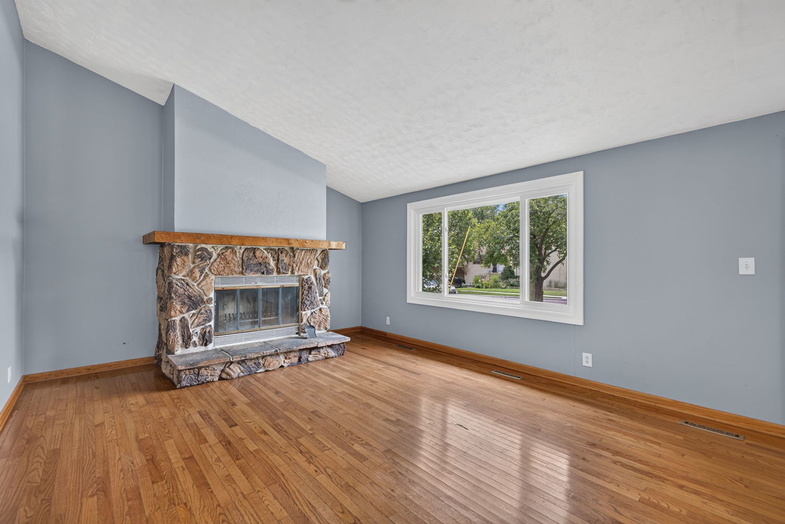 1226 Grant Drive
