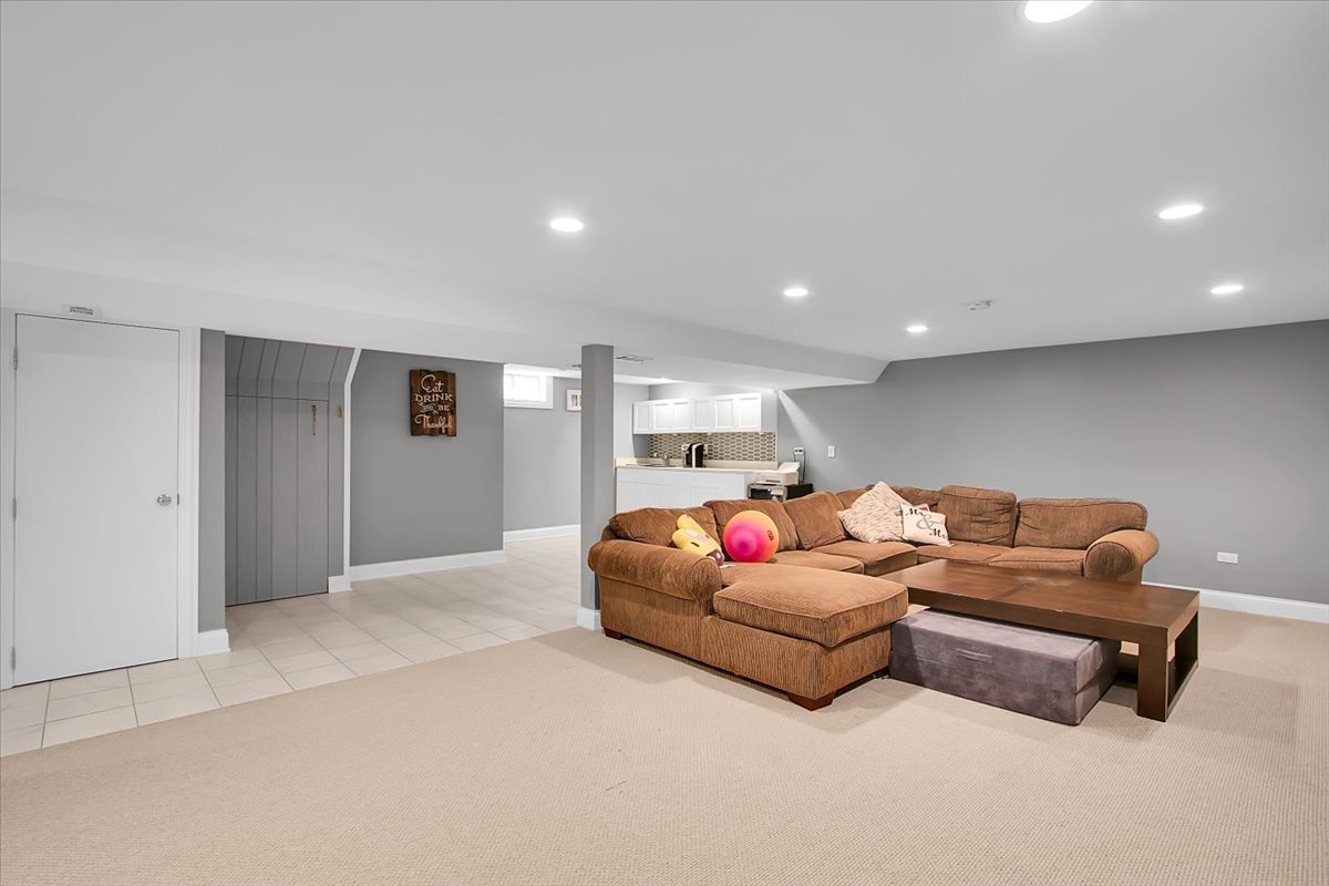 1402 S Robert Drive