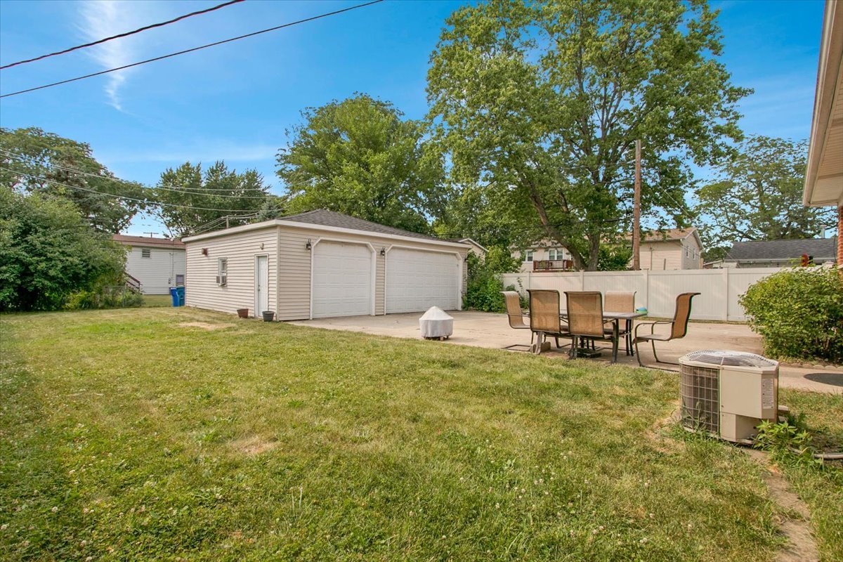 1402 S Robert Drive