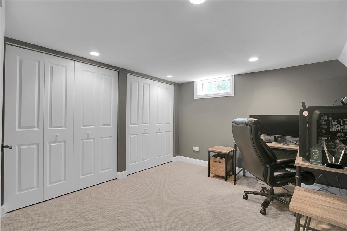 1402 S Robert Drive