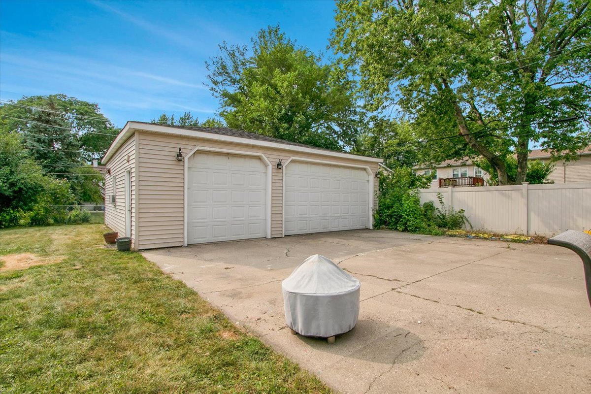 1402 S Robert Drive