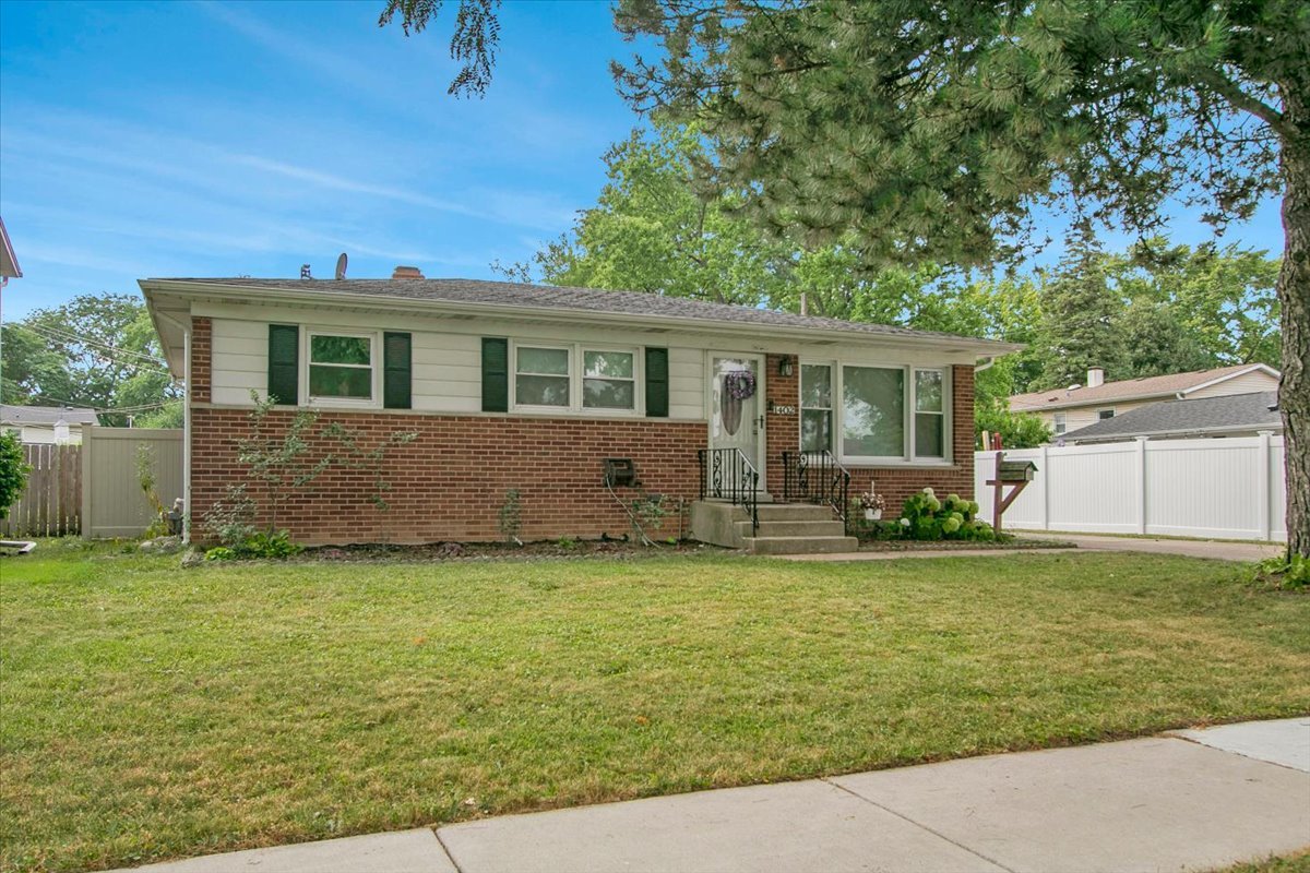 1402 S Robert Drive