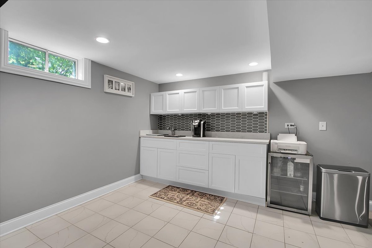 1402 S Robert Drive