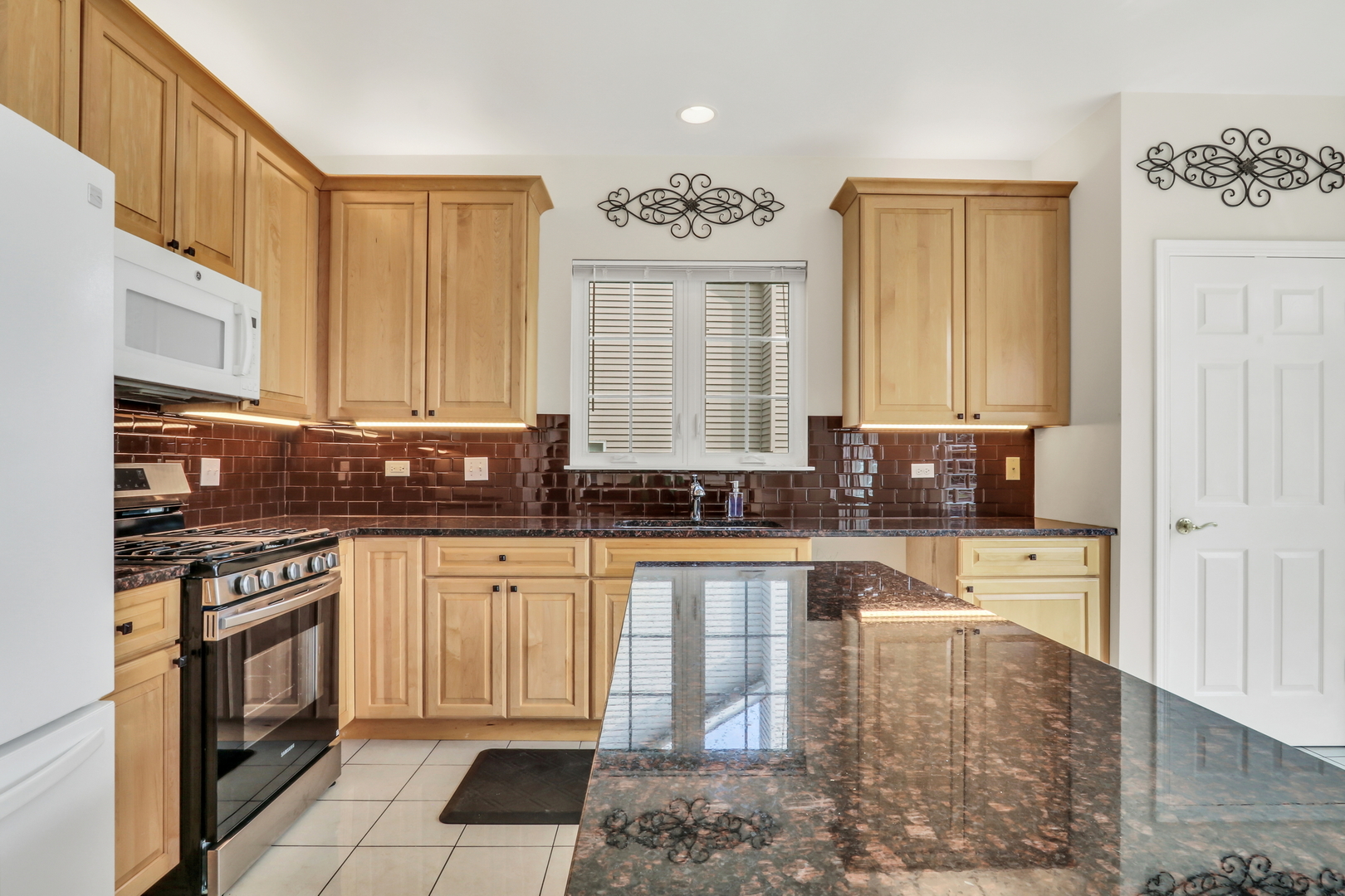 37089 N Bonnie Brae Road