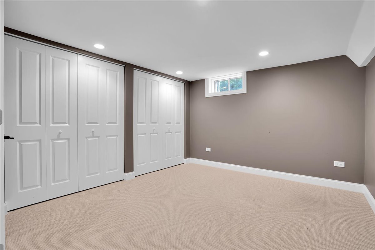 1402 S Robert Drive