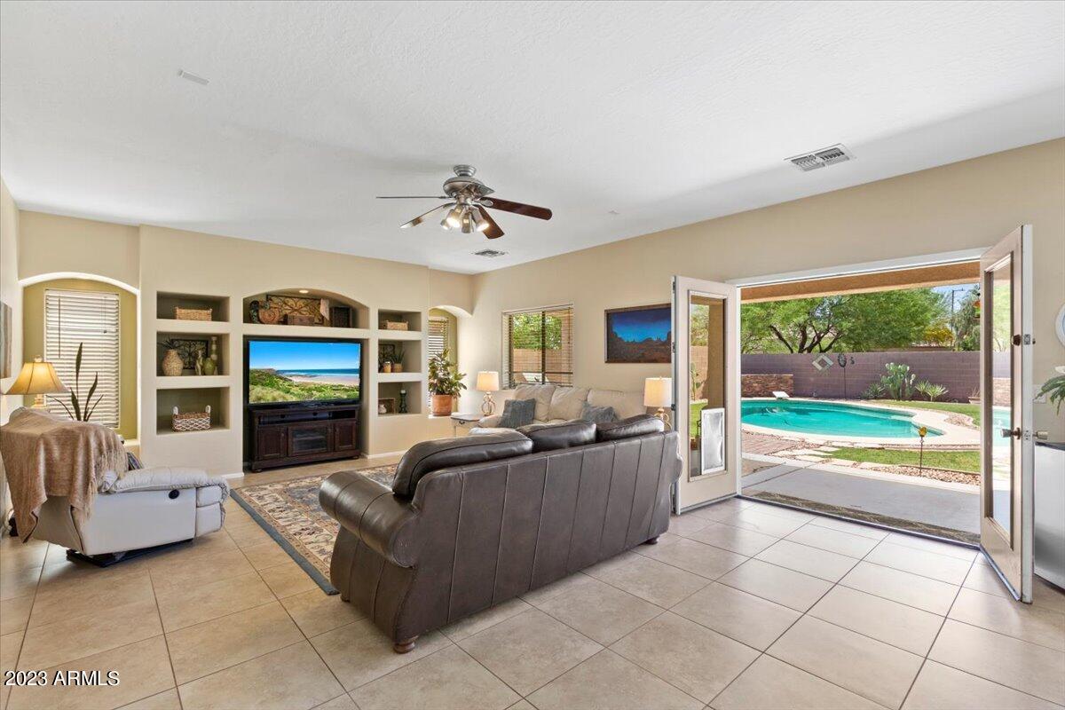 13805 W SAN MIGUEL Avenue