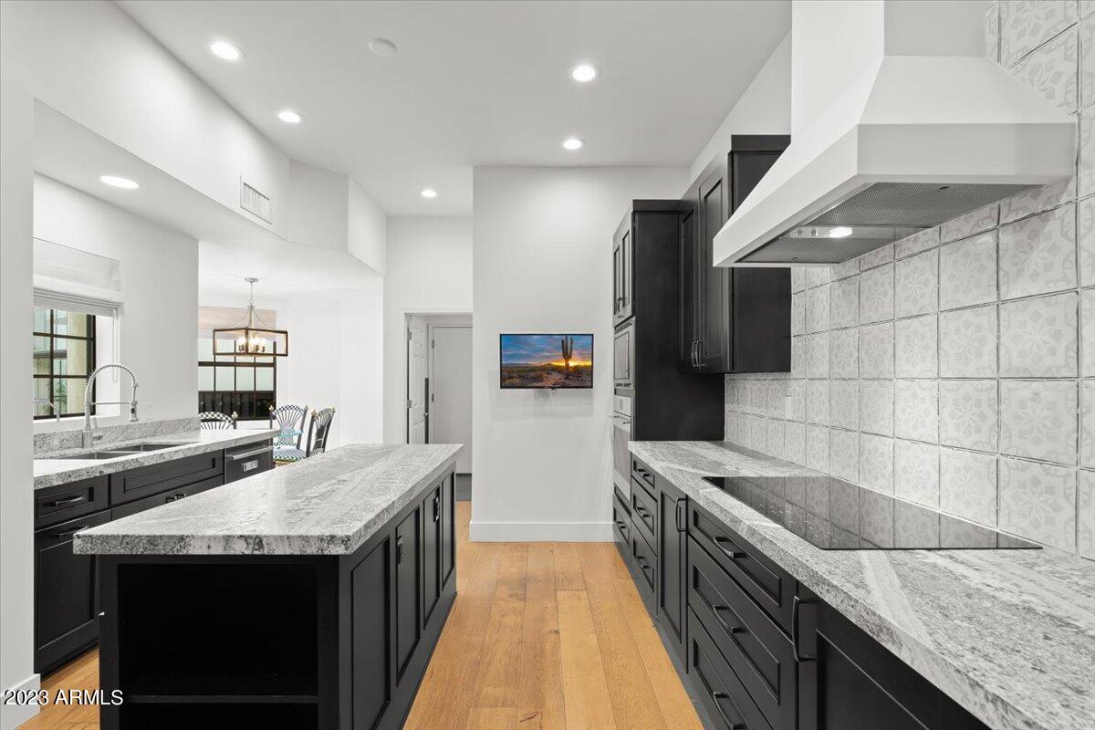 4546 N 52ND Place