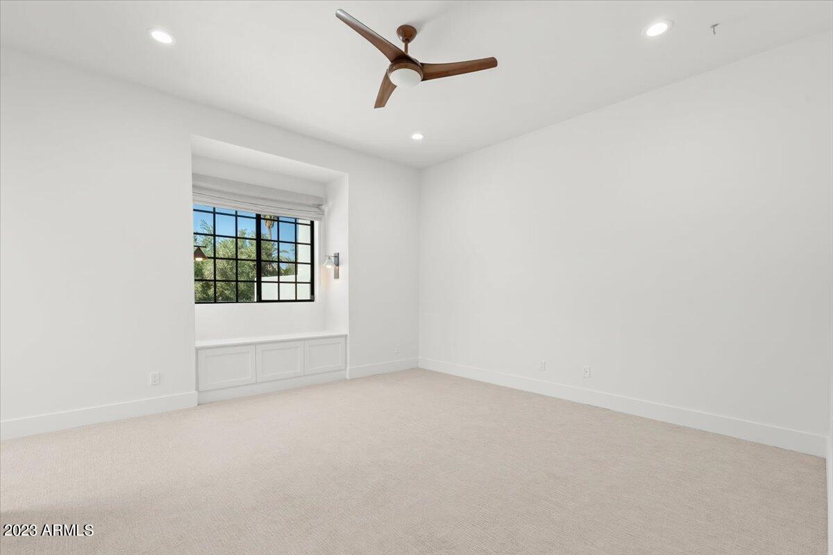 4546 N 52ND Place