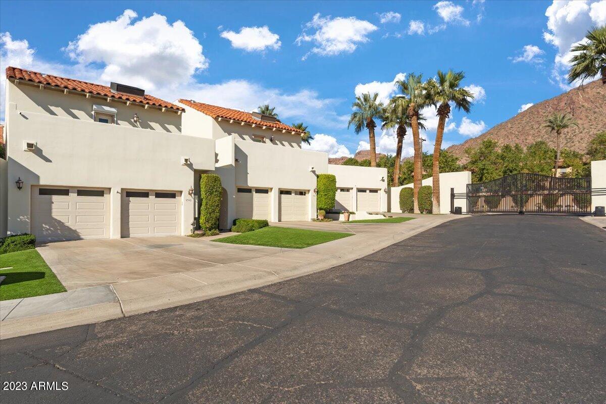4546 N 52ND Place
