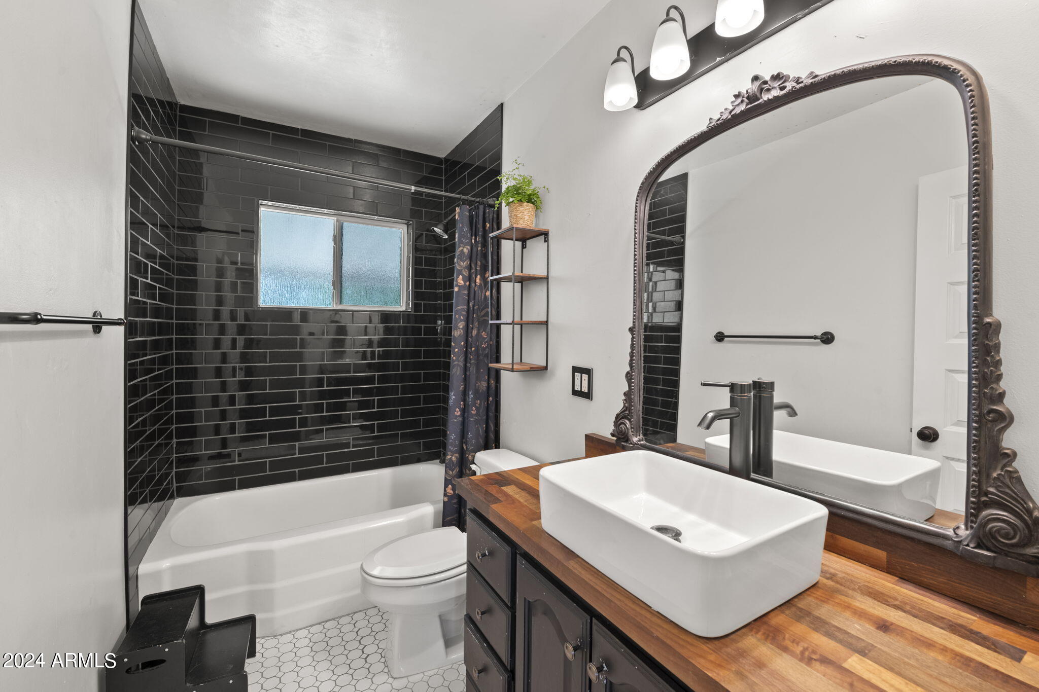 3214 N 20TH Place