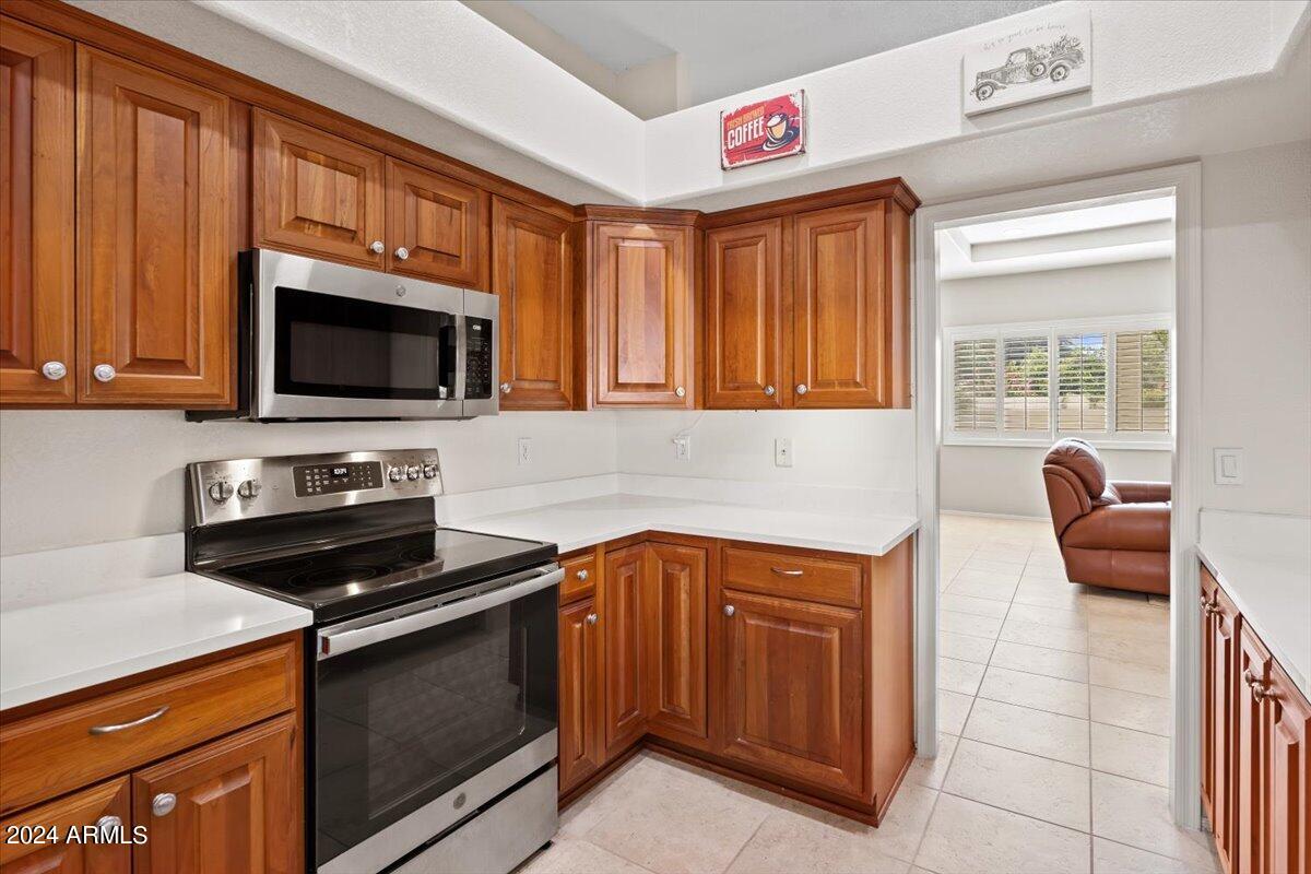 1003 E MCNAIR Drive