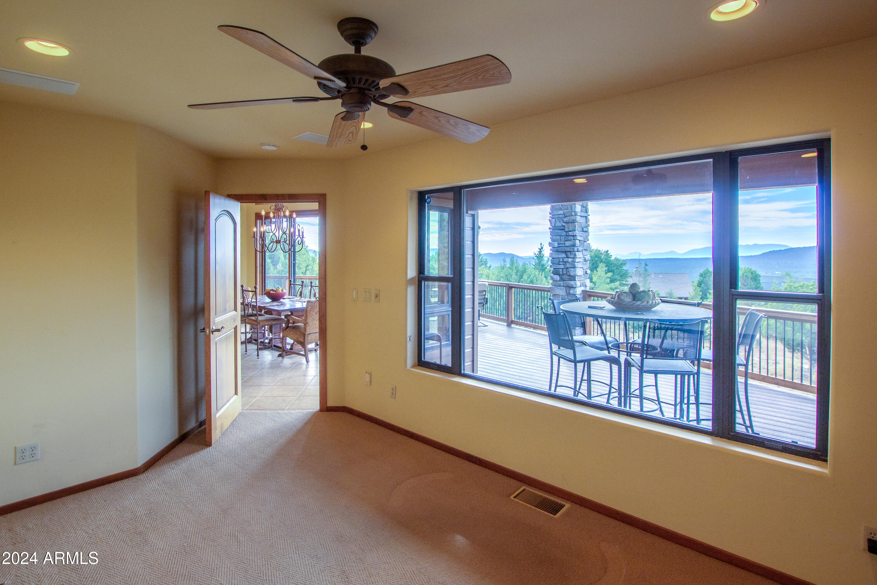 6641 W WOLFPAW Lane