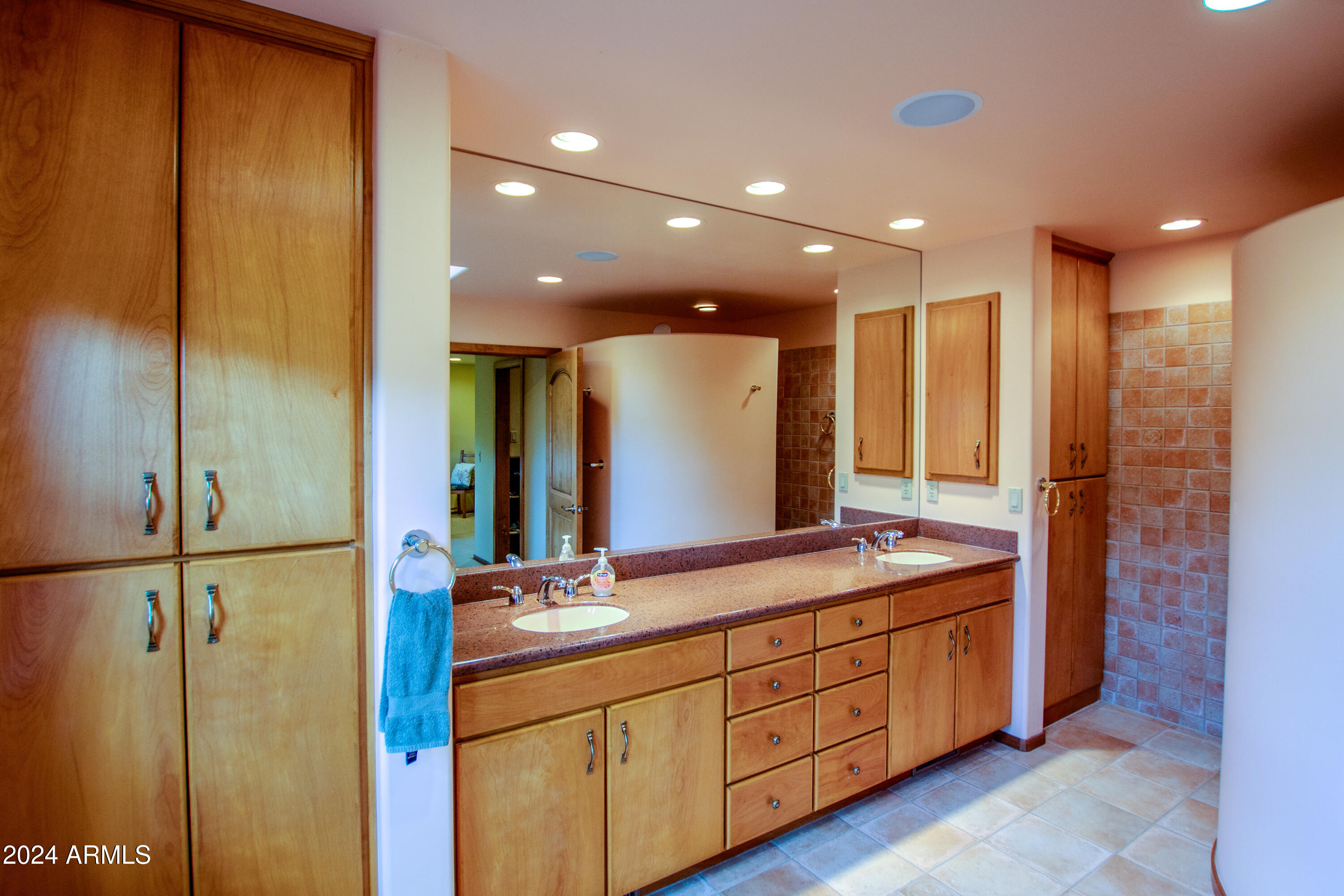 6641 W WOLFPAW Lane