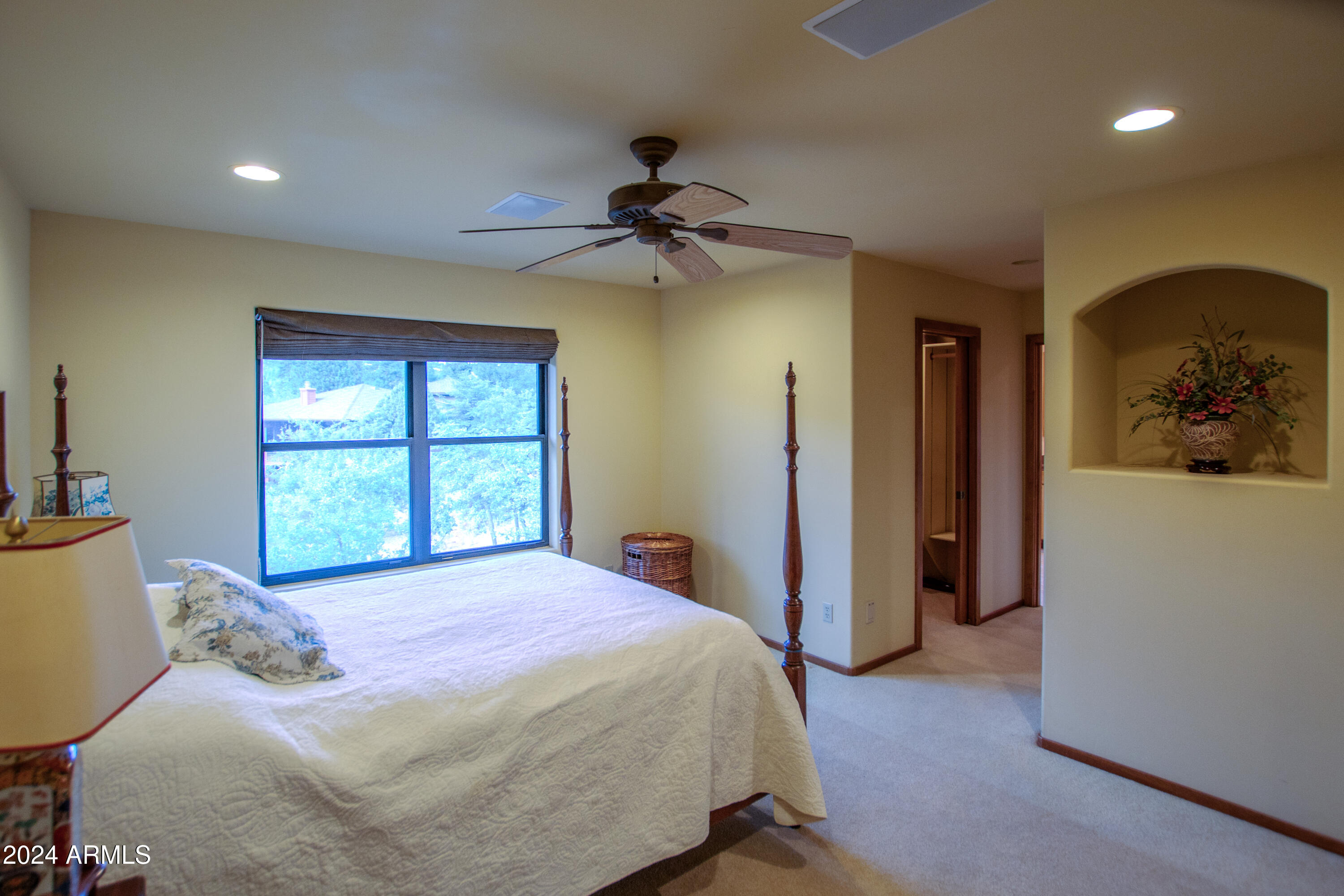 6641 W WOLFPAW Lane