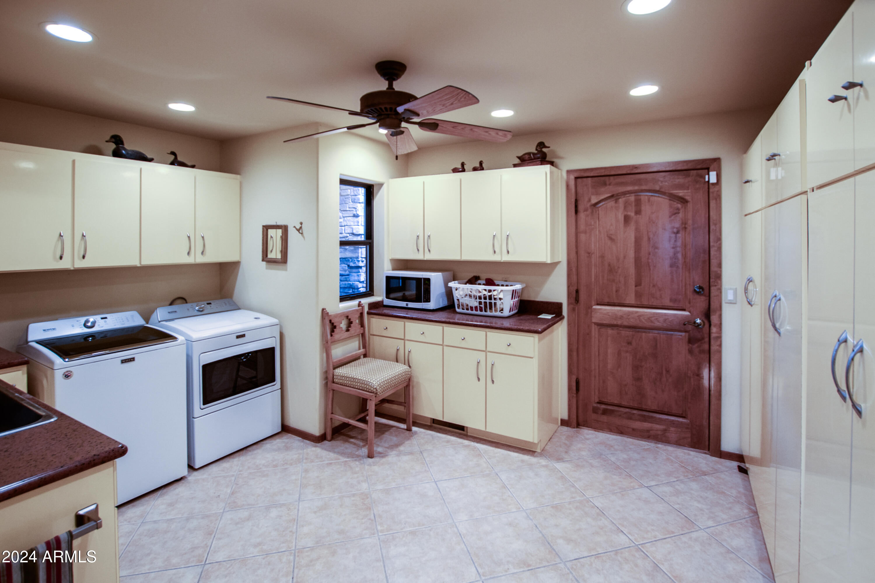 6641 W WOLFPAW Lane