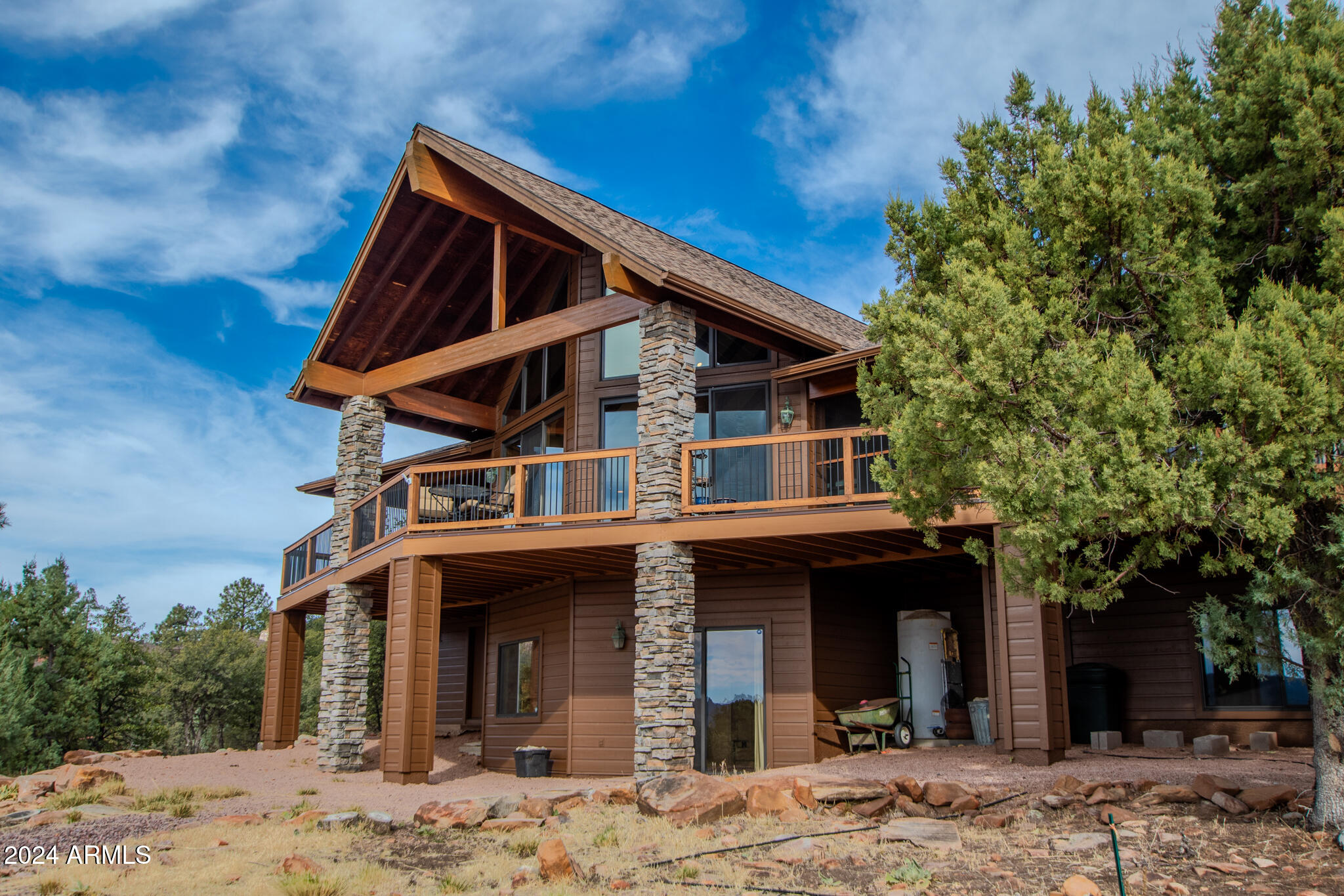 6641 W WOLFPAW Lane