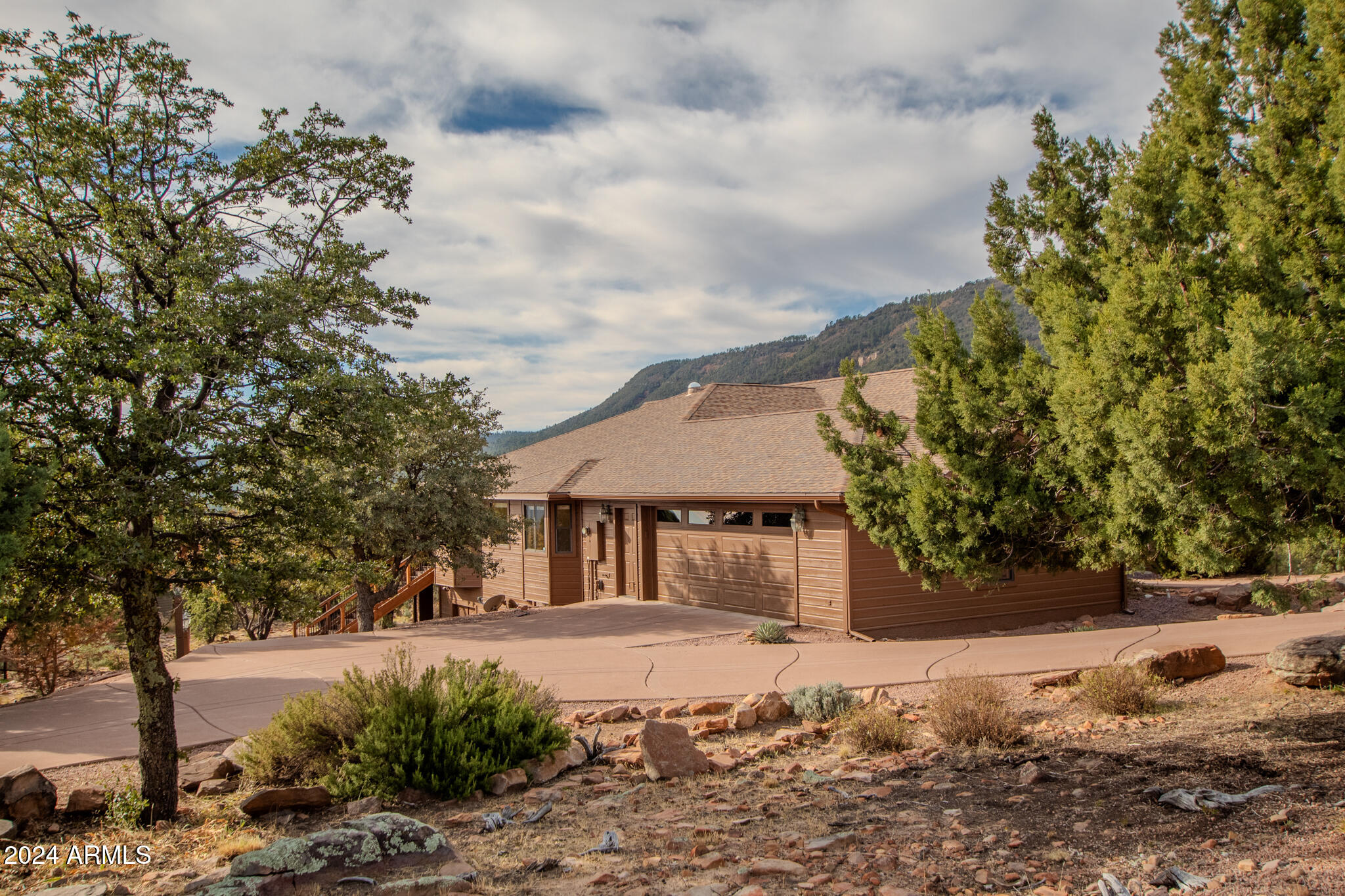 6641 W WOLFPAW Lane