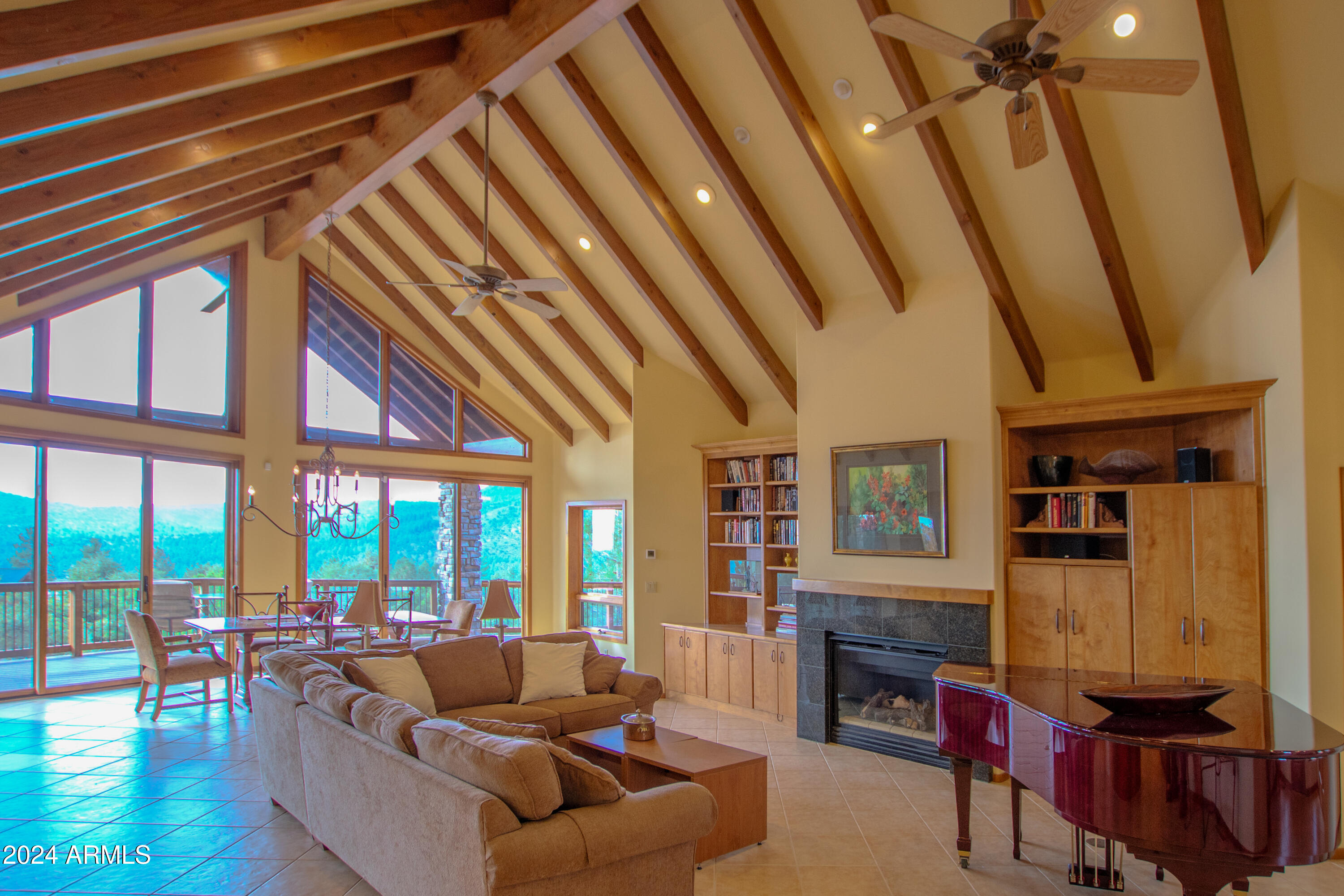 6641 W WOLFPAW Lane