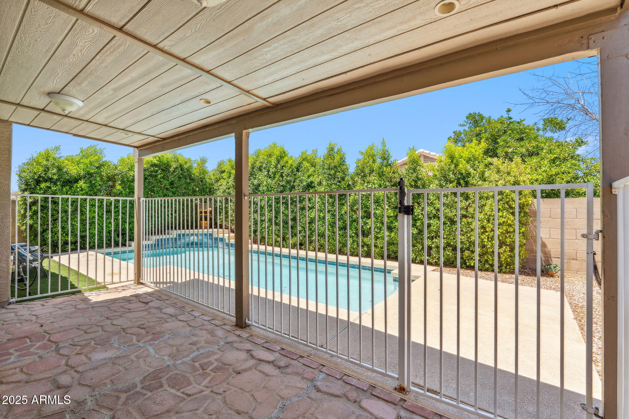 1328 E BINNER Drive