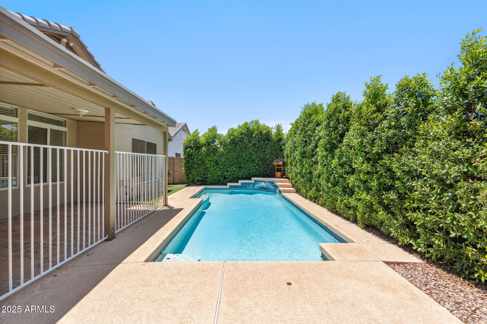 1328 E BINNER Drive