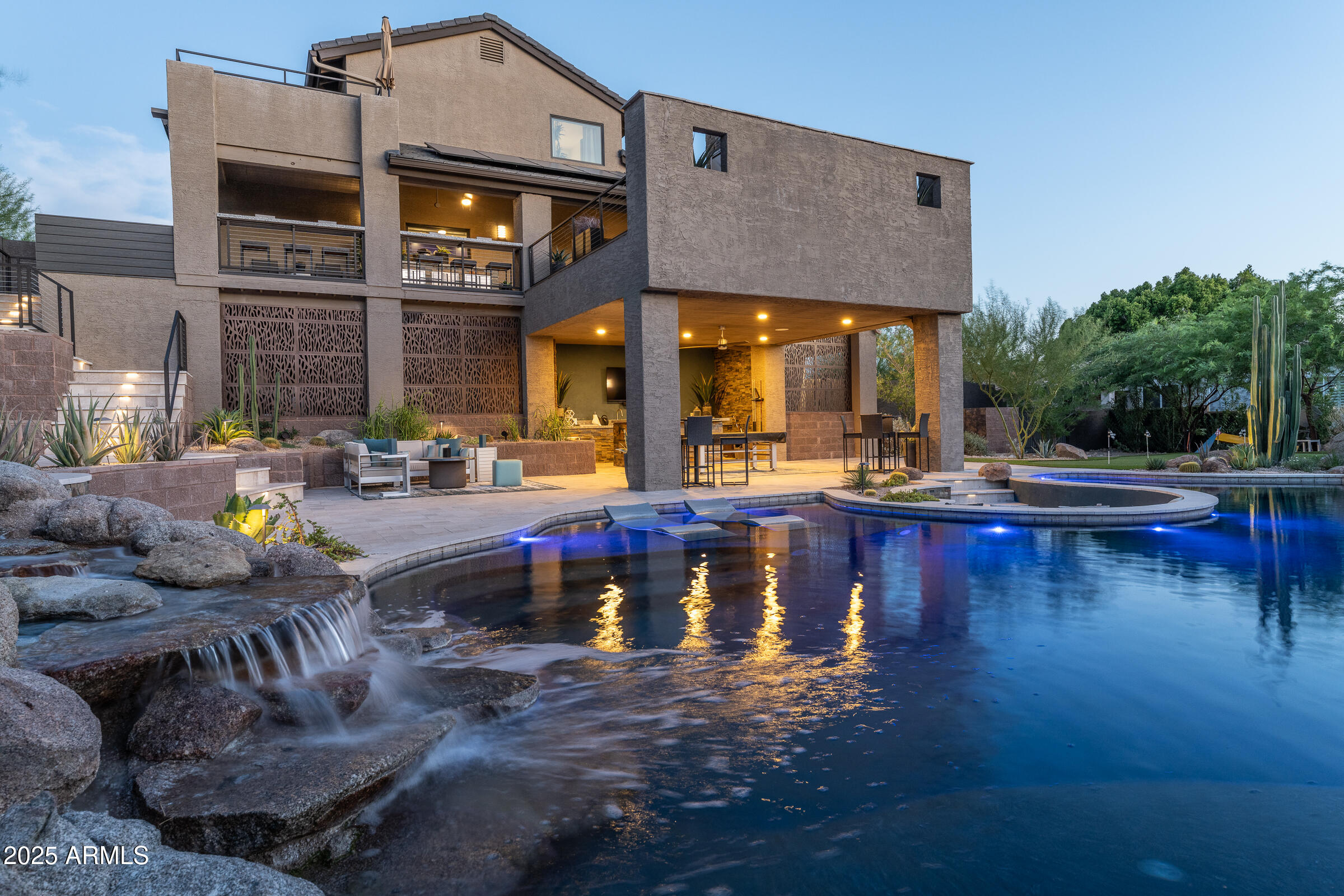 1136 E Forest Hills Drive