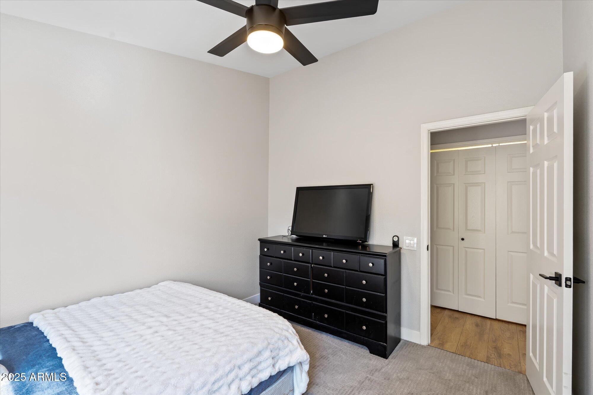 6617 E NORTHRIDGE Street