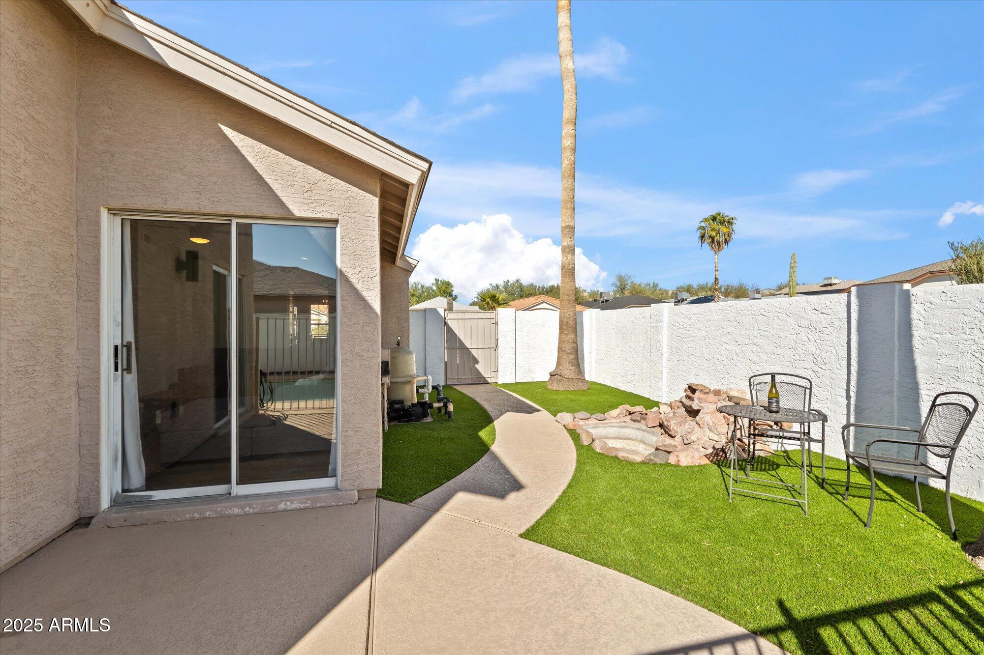 6617 E NORTHRIDGE Street