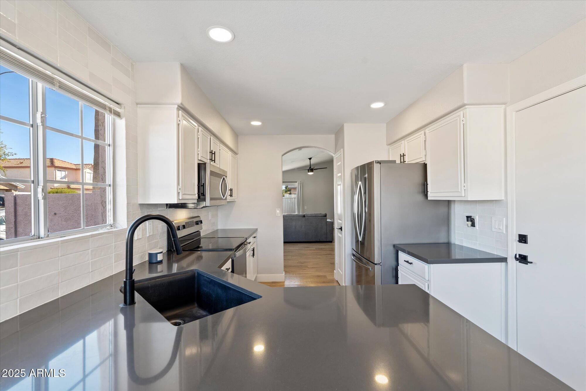 6617 E NORTHRIDGE Street