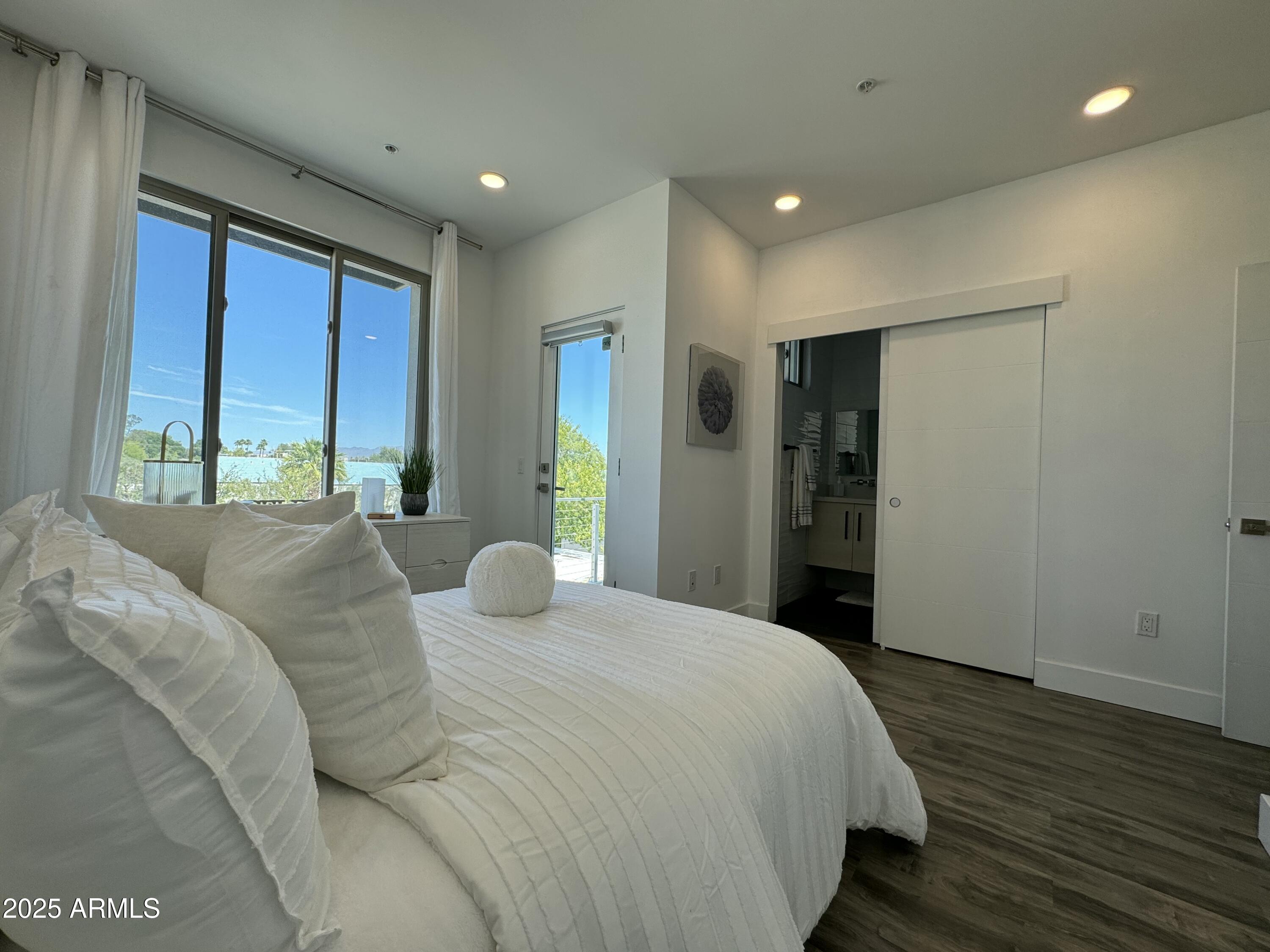 7788 E MAIN Street, 1009