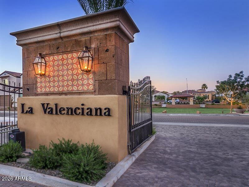 2120 E Geronimo Street