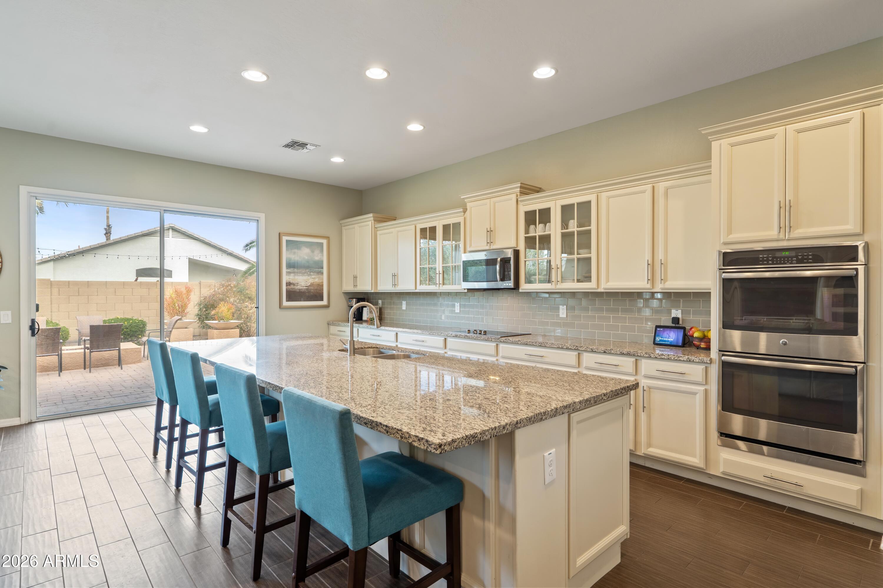 2120 E Geronimo Street