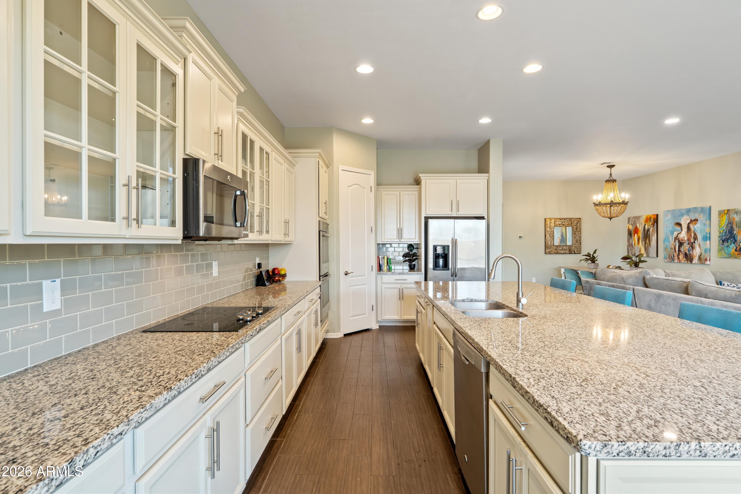 2120 E Geronimo Street