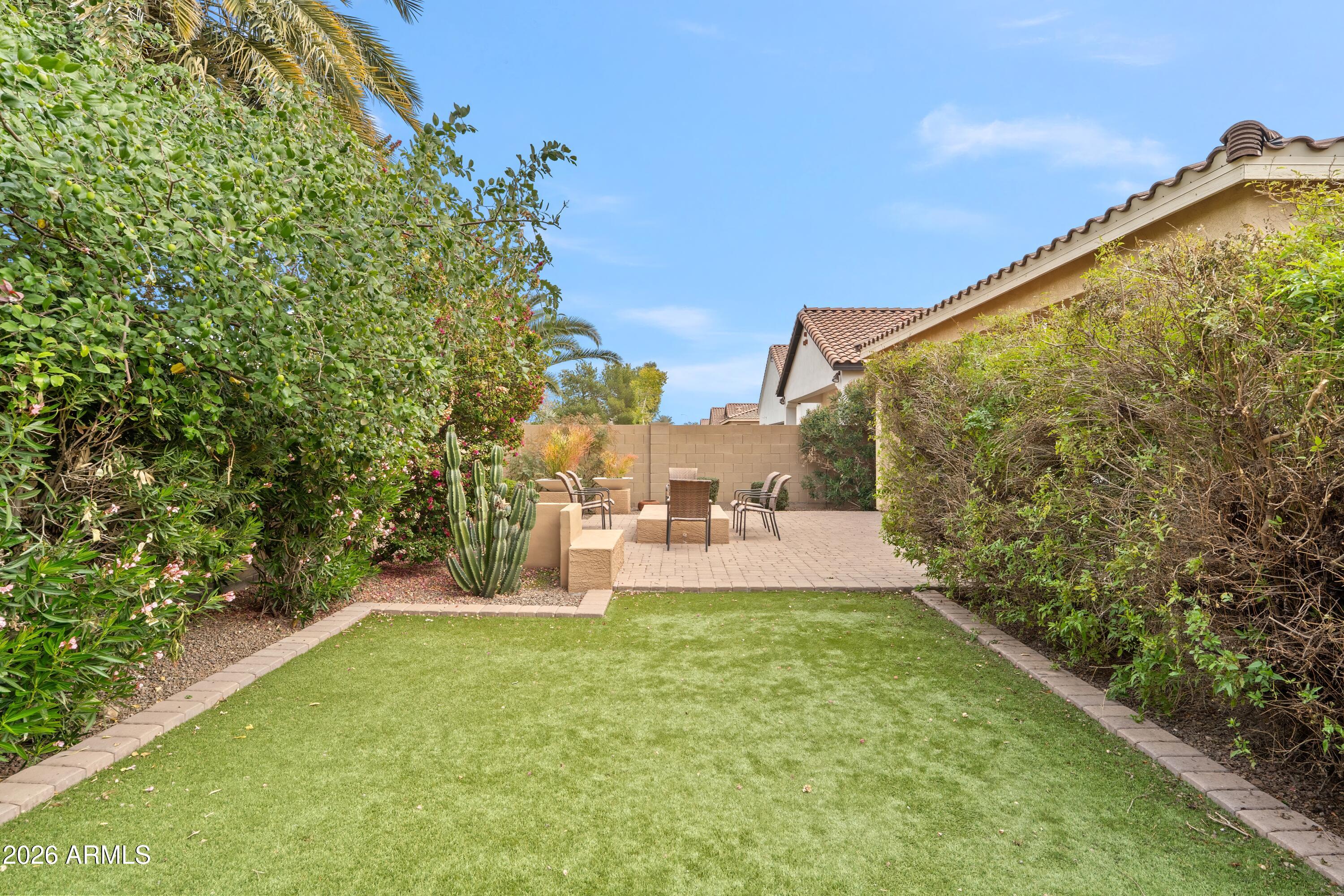 2120 E Geronimo Street