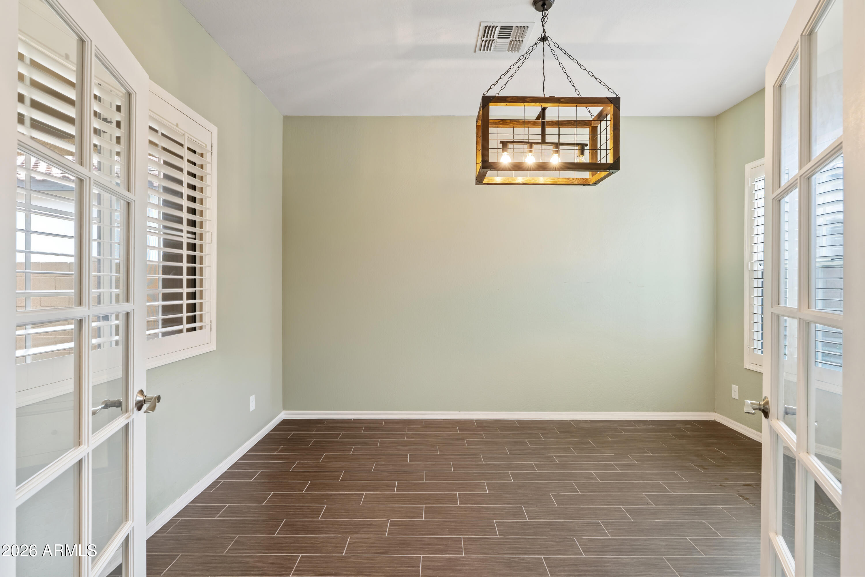 2120 E Geronimo Street