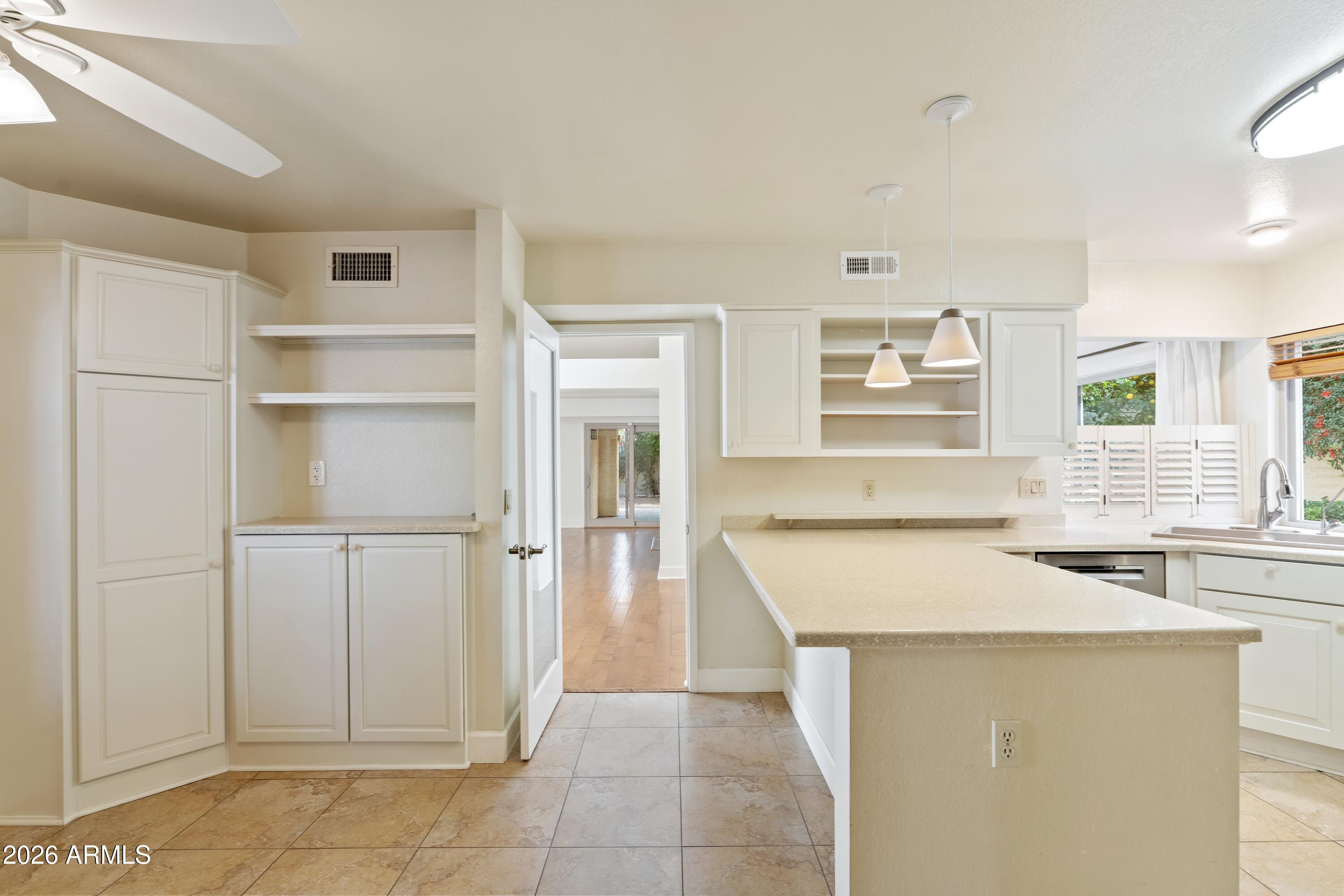 10077 E CALLE DE CIELO Circle