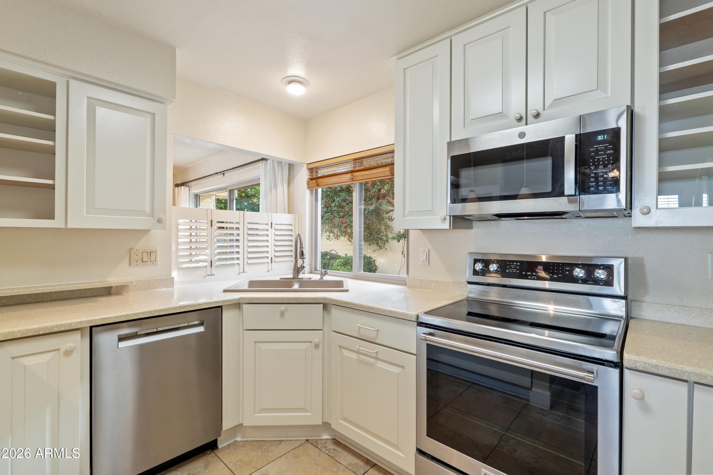 10077 E CALLE DE CIELO Circle